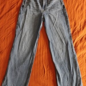 HOLLISTER Ultra High Rise Baggy Jeans